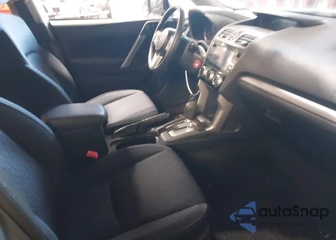 2017 Subaru Forester 2.5I Premium z USA, uszkodzony, nr VIN JF2SJAEC2HH515739